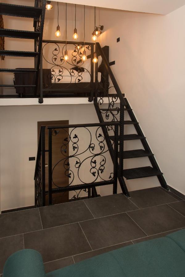 Amaizing Apartment Near Airport Каштель-Штафилич Экстерьер фото